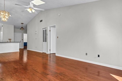 Adosado en alquiler en Tampa, Florida, 2 dormitorios, 107.86 m2 № 1904167 - foto 11