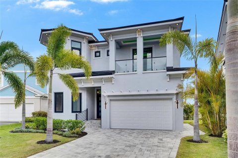 House in Apollo Beach, Florida 5 bedrooms, 296.92 sq.m. № 1761163 - photo 1