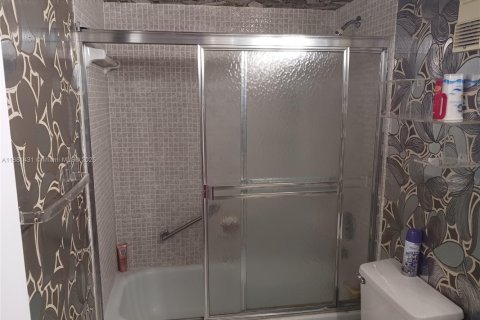 Condominio en venta en Pembroke Pines, Florida, 2 dormitorios № 2034718 - foto 15