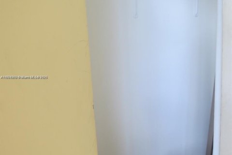 Condo in Pompano Beach, Florida, 1 bedroom  № 1825947 - photo 16