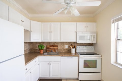 Condo in Margate, Florida, 2 bedrooms № 2344273