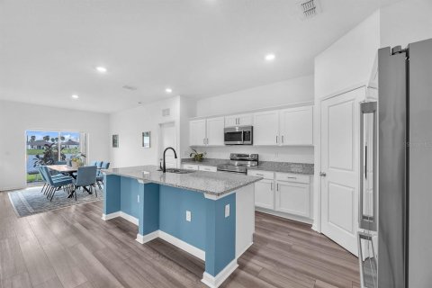House in Ruskin, Florida 4 bedrooms, 178.93 sq.m. № 2396367 - photo 5