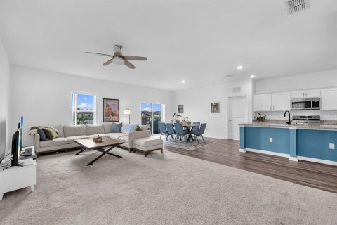 House in Ruskin, Florida 4 bedrooms, 178.93 sq.m. № 2396367 - photo 11