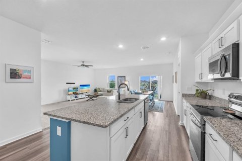 House in Ruskin, Florida 4 bedrooms, 178.93 sq.m. № 2396367 - photo 8