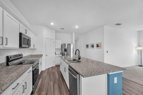 House in Ruskin, Florida 4 bedrooms, 178.93 sq.m. № 2396367 - photo 9