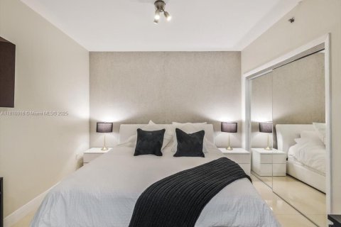 Condominio en venta en Hallandale Beach, Florida, 1 dormitorio, 78.41 m2 № 1752920 - foto 23
