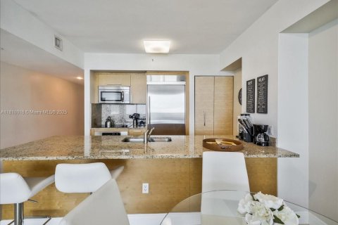 Condominio en venta en Hallandale Beach, Florida, 1 dormitorio, 78.41 m2 № 1752920 - foto 19