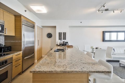 Condominio en venta en Hallandale Beach, Florida, 1 dormitorio, 78.41 m2 № 1752920 - foto 17