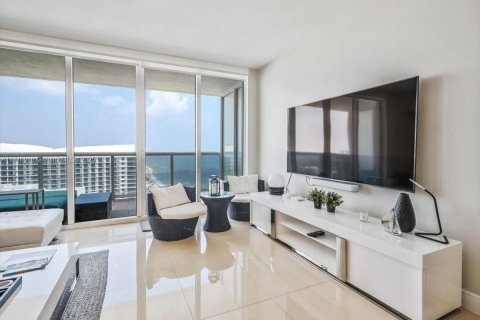 Condominio en venta en Hallandale Beach, Florida, 1 dormitorio, 78.41 m2 № 1752920 - foto 9