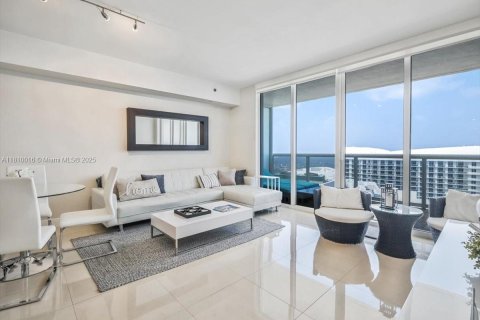 Condominio en venta en Hallandale Beach, Florida, 1 dormitorio, 78.41 m2 № 1752920 - foto 4