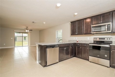 Casa en alquiler en Kissimmee, Florida, 4 dormitorios, 173.63 m2 № 1796965 - foto 5