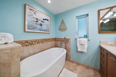 House in Juno Beach, Florida 4 bedrooms, 219.25 sq.m. № 2176178 - photo 15