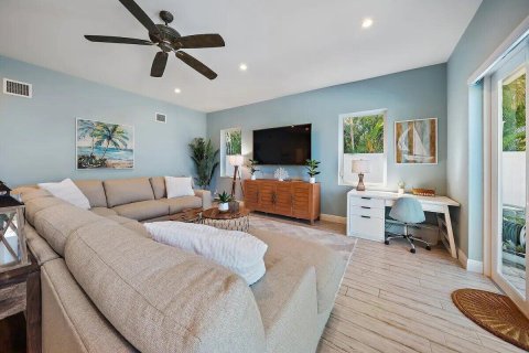 House in Juno Beach, Florida 4 bedrooms, 219.25 sq.m. № 2176178 - photo 2