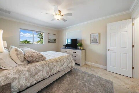 House in Juno Beach, Florida 4 bedrooms, 219.25 sq.m. № 2176178 - photo 21