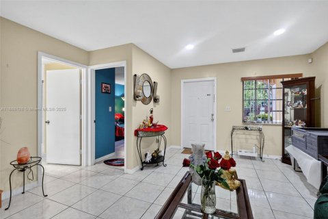 Copropriété à vendre à Hialeah, Floride: 4 chambres, 148.46 m2 № 1946577 - photo 9