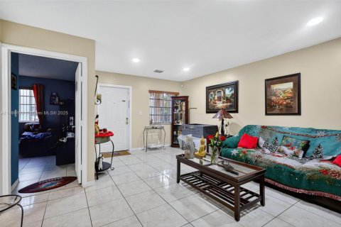 Copropriété à vendre à Hialeah, Floride: 4 chambres, 148.46 m2 № 1946577 - photo 7