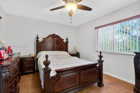 Copropriété à vendre à Hialeah, Floride: 4 chambres, 148.46 m2 № 1946577 - photo 25