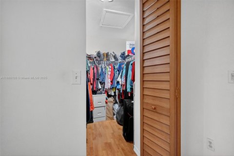 Copropriété à vendre à Hialeah, Floride: 4 chambres, 148.46 m2 № 1946577 - photo 29