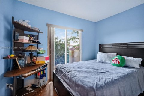 Copropriété à vendre à Hialeah, Floride: 4 chambres, 148.46 m2 № 1946577 - photo 16