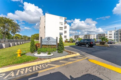 Condo in Miami, Florida, 2 bedrooms  № 2035548