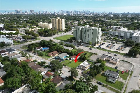 Land in Miami, Florida № 2009628 - photo 13