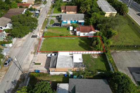 Land in Miami, Florida № 2009628 - photo 11
