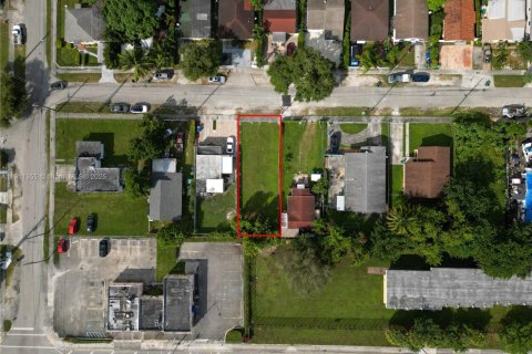 Land in Miami, Florida № 2009628 - photo 9