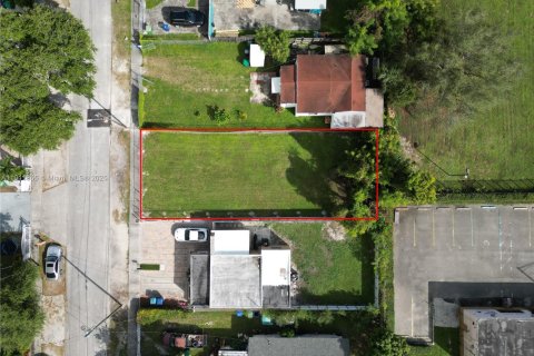 Land in Miami, Florida № 2009628 - photo 10