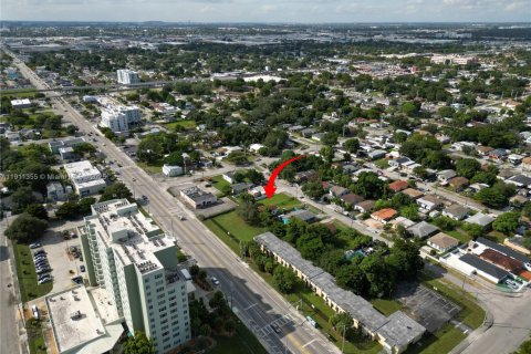 Land in Miami, Florida № 2009628 - photo 12