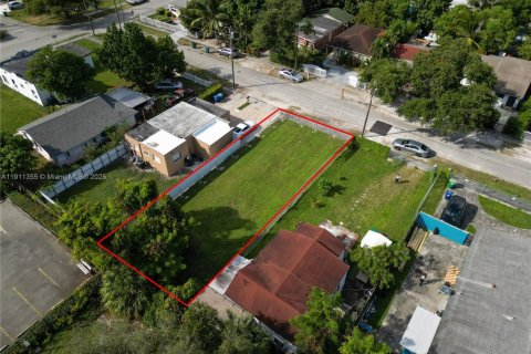 Land in Miami, Florida № 2009628 - photo 7