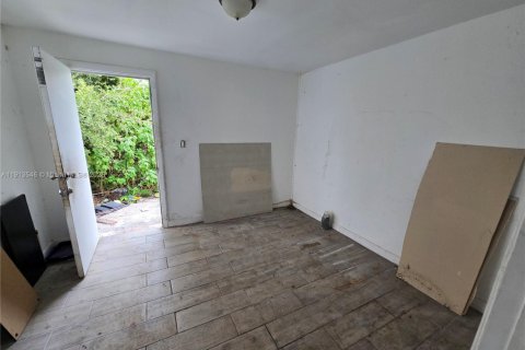 Купить коммерческую недвижимость в Майами, Флорида 201.69м2, № 1968859 - фото 8