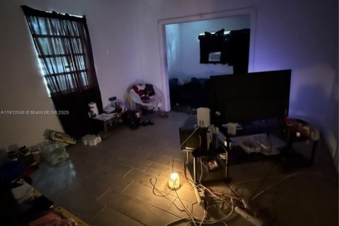 Купить коммерческую недвижимость в Майами, Флорида 201.69м2, № 1968859 - фото 18