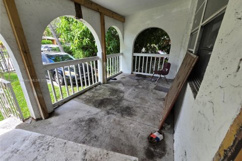 Купить коммерческую недвижимость в Майами, Флорида 201.69м2, № 1968859 - фото 3