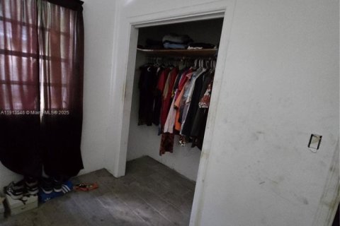 Купить коммерческую недвижимость в Майами, Флорида 201.69м2, № 1968859 - фото 12