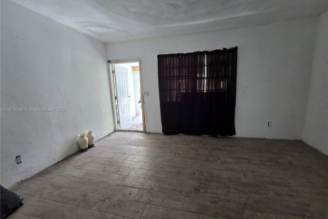 Купить коммерческую недвижимость в Майами, Флорида 201.69м2, № 1968859 - фото 9