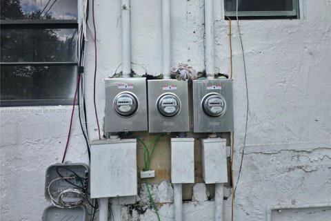 Купить коммерческую недвижимость в Майами, Флорида 201.69м2, № 1968859 - фото 20