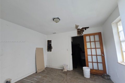 Купить коммерческую недвижимость в Майами, Флорида 201.69м2, № 1968859 - фото 7