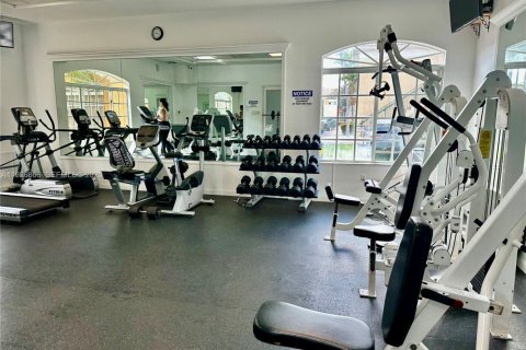 Condo in Doral, Florida, 2 bedrooms  № 1985793 - photo 16