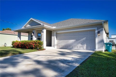 Villa ou maison à vendre à Port Charlotte, Floride: 3 chambres, 136.47 m2 № 2422654 - photo 2