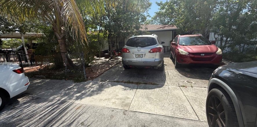 Casa en Miami, Florida 3 dormitorios, 206.61 m2 № 1891277