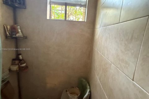 Casa en venta en Miami, Florida, 3 dormitorios, 206.61 m2 № 1891277 - foto 4