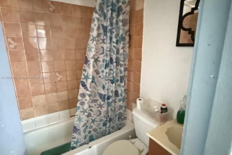 Casa en venta en Miami, Florida, 3 dormitorios, 206.61 m2 № 1891277 - foto 12