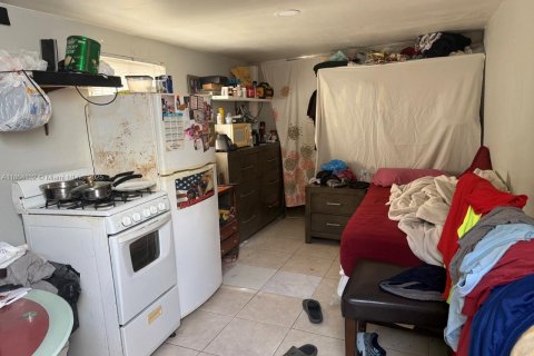 Casa en venta en Miami, Florida, 3 dormitorios, 206.61 m2 № 1891277 - foto 2