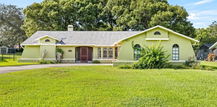 Villa ou maison à Spring Hill, Floride 3 chambres, 182.55 m2 № 1915756