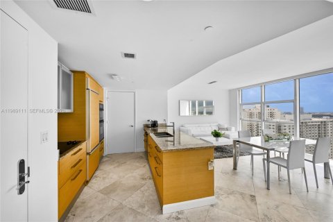 Condo in Hallandale Beach, Florida, 1 bedroom  № 2053057 - photo 15