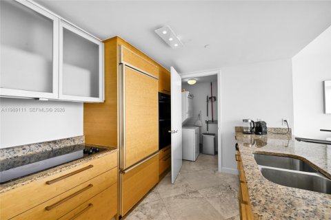 Condo in Hallandale Beach, Florida, 1 bedroom  № 2053057 - photo 12