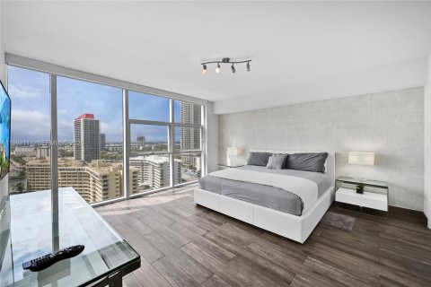 Condo in Hallandale Beach, Florida, 1 bedroom  № 2053057 - photo 8