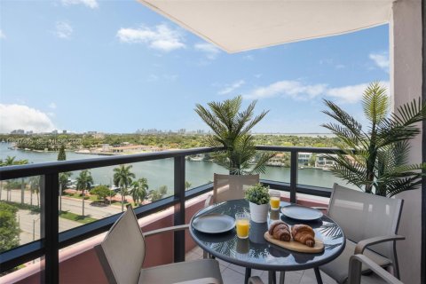 Condo à Miami Beach, Floride, 4 chambres  № 2152599