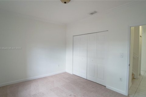 Снять в аренду виллу или дом в Майами, Флорида 5 спален, 263.56м2, № 1973591 - фото 25