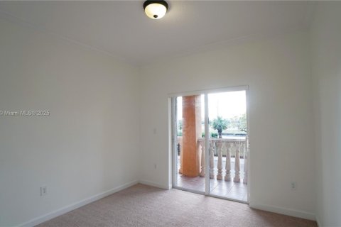 Снять в аренду виллу или дом в Майами, Флорида 5 спален, 263.56м2, № 1973591 - фото 30